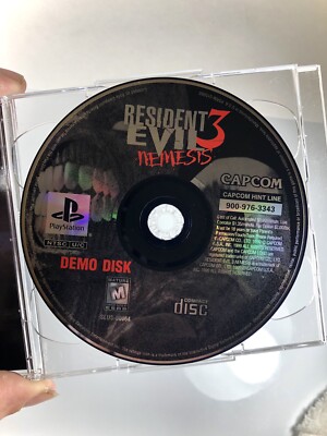 SONY PlayStation PS1 Dino Crisis Includes Resident Evil 3 Demo Disc  (COMPLETE) 13388210459