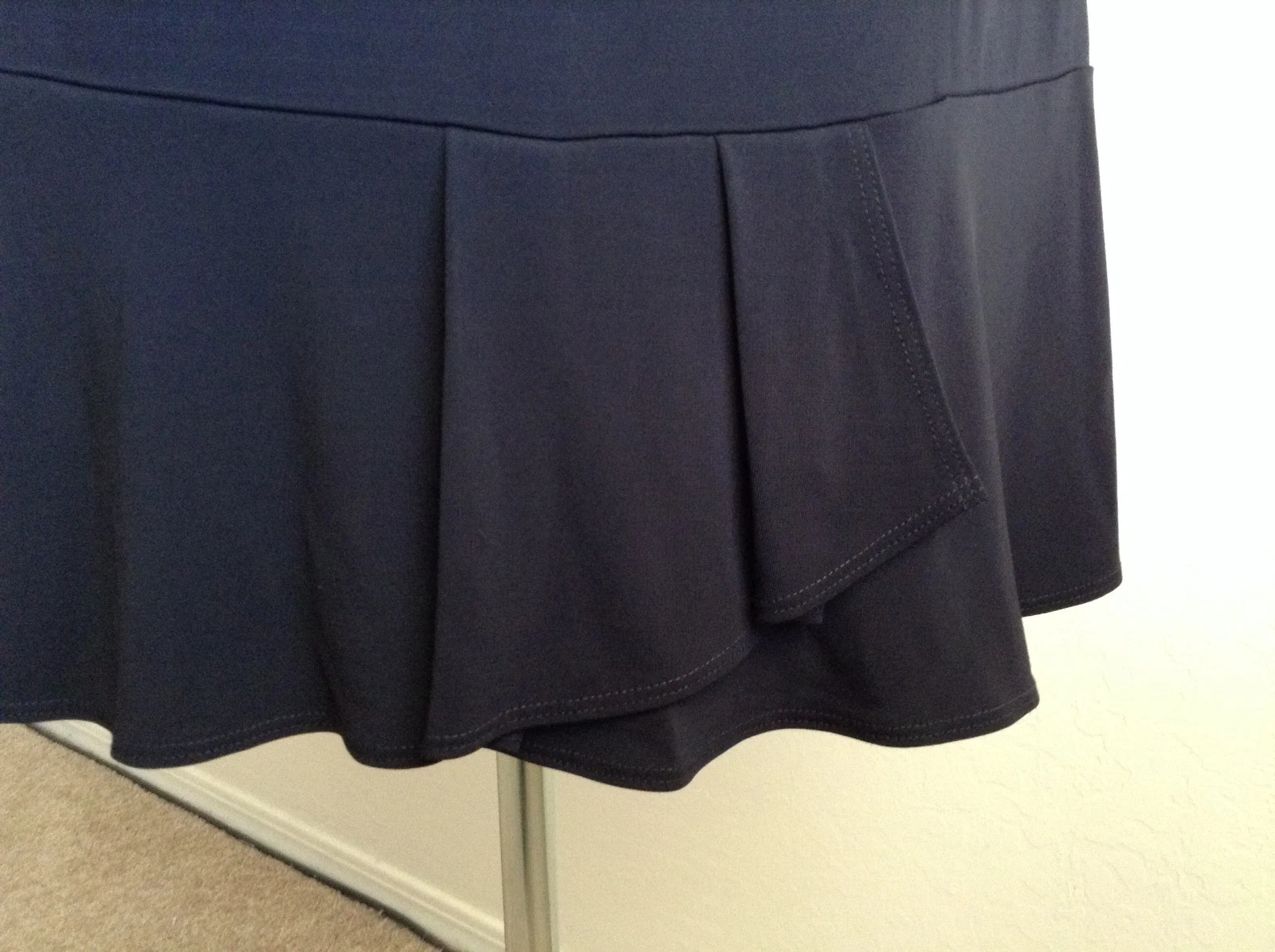 Abito nuovo con etichette Tory Burch $295 'Foster' orlo increspato * nero * medio * ESAURITO