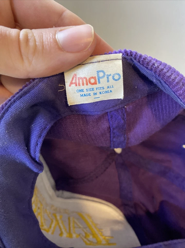 Gorra de pana con cordón de colección Sports Specialties Los Angeles Lakers “LEER” Foto 3 de 4