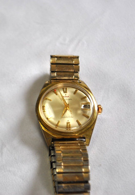 Vintage Waltham Mechanical 17 Jewels Date Shock-Resistant Unisex Wristwatch