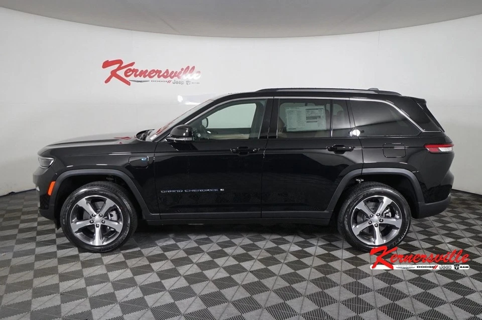 2024 Jeep Grand Cherokee Base 4XE 4WD 4dr SUV Leather Heated Seats Remote Start Foto 4 de 4