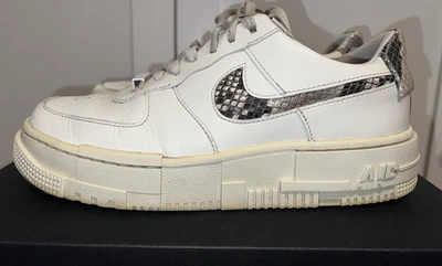 Nike Air Force 1 Pixel