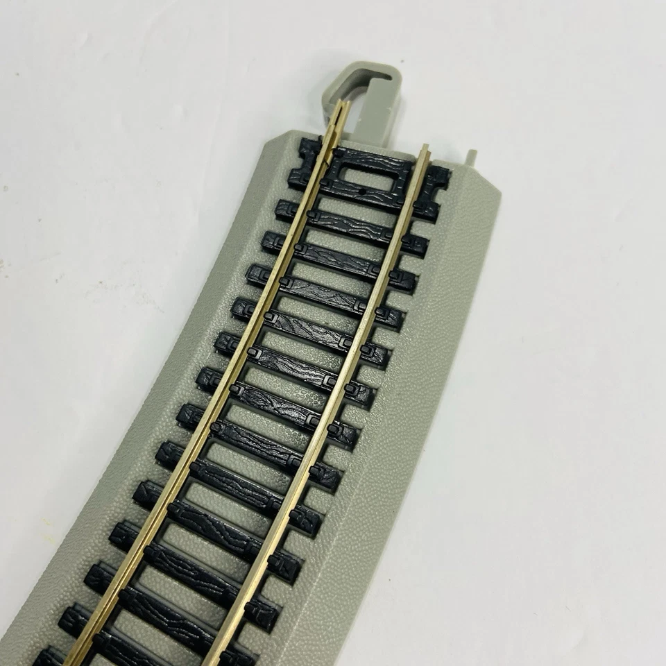 Lot of 30 Bachmann HO Scale E-Z Track Curved 18” Radius 30° Silver Nickel NEW - Image 4 of 4