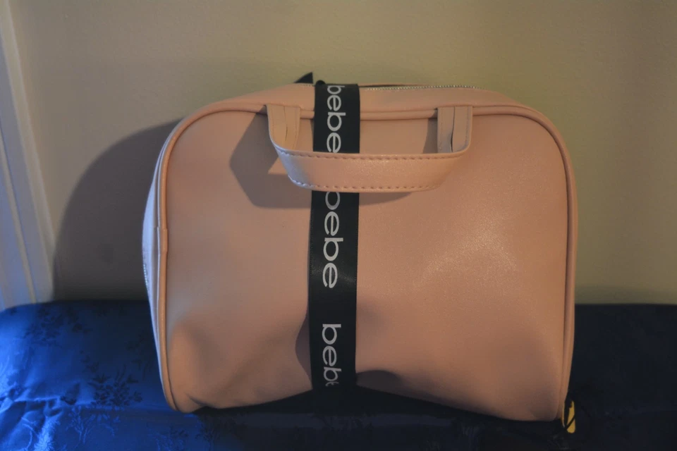 💖Nuevo con etiquetas BeBe Juego de 2 bolsas y bolsas de cosméticos - Organizador de maquillaje de cuero sintético rosa👩 Foto 4 de 4