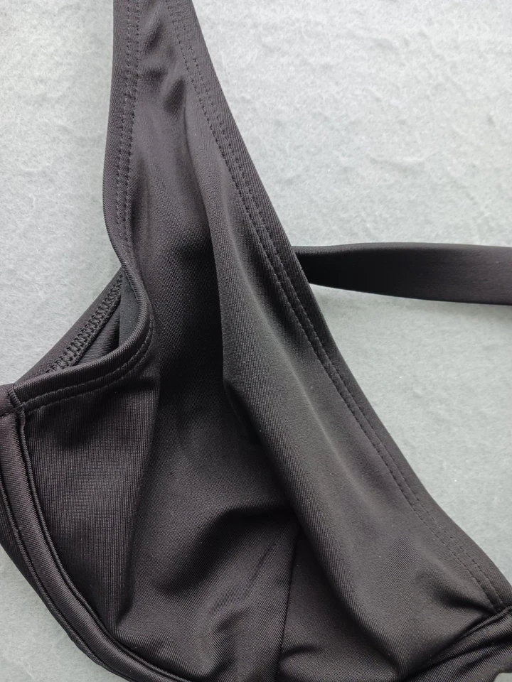 Top de bikini Venus para mujer talla D negro triángulo liso Foto 4 de 4