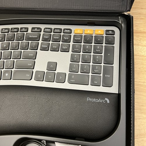ProtoArc - EK01 Plus Backlit Wireless Ergonomic Workspace Keyboard - Picture 10 of 12