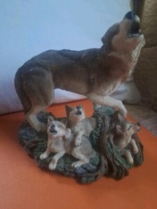 Living Stone 1996 Wolf Mother W 3 Pups Figure Statue 7" Long 7" Tall