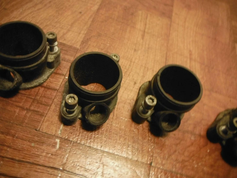 BMW K1200GT K1200LT K1200LTC K1200LTS K1200RS SOPORTE COLECTOR ADMISIÓN MALETERO Foto 3 de 4