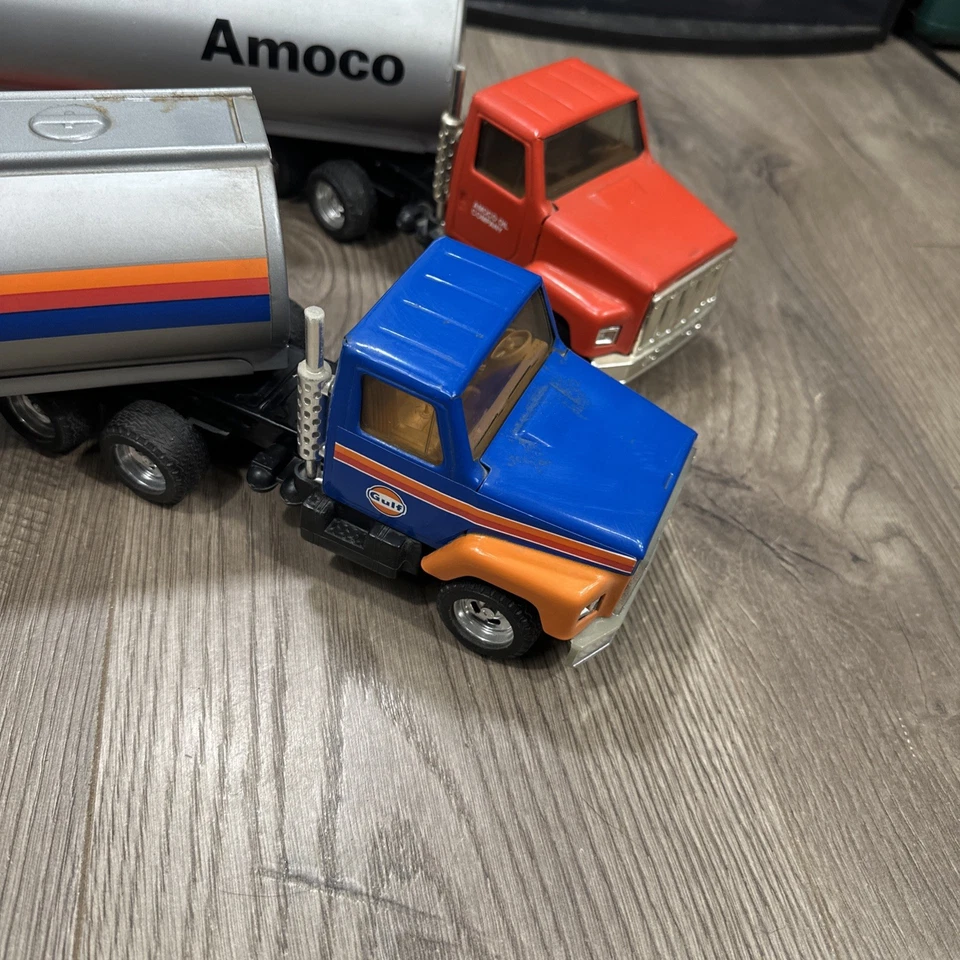 ERTL Pressed Steel Tanker Truck LOT OF 2 1989 Ertl 1/27th 20" Blue Orange Gulf - Image 2 of 4