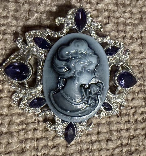 Unique Silver Tone Black Cameo Oval Cluster Brooch Pin Metal 1 in Cameo Theme