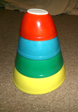 Fabulous Vintage PYREX PRIMARY COLORS Set of 4 Nesting Bowls Take a LOOK !!!!!!!