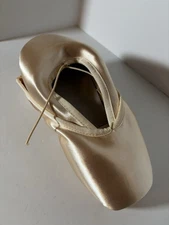 NEW Bloch Balance Lisse Pointe Shoes Pink (ES0162L) Size 6.5 Pink 4X Retail $126
