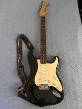 Squier by Fender Stratocaster Bullet Series E...