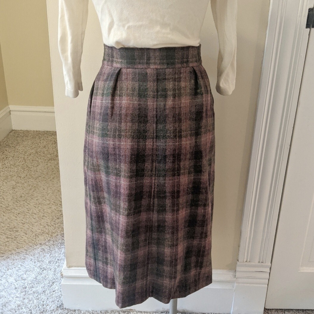 Gonna avvolgente vintage Yves Saint Laurent a maglia lana a quadri. Taglia 6