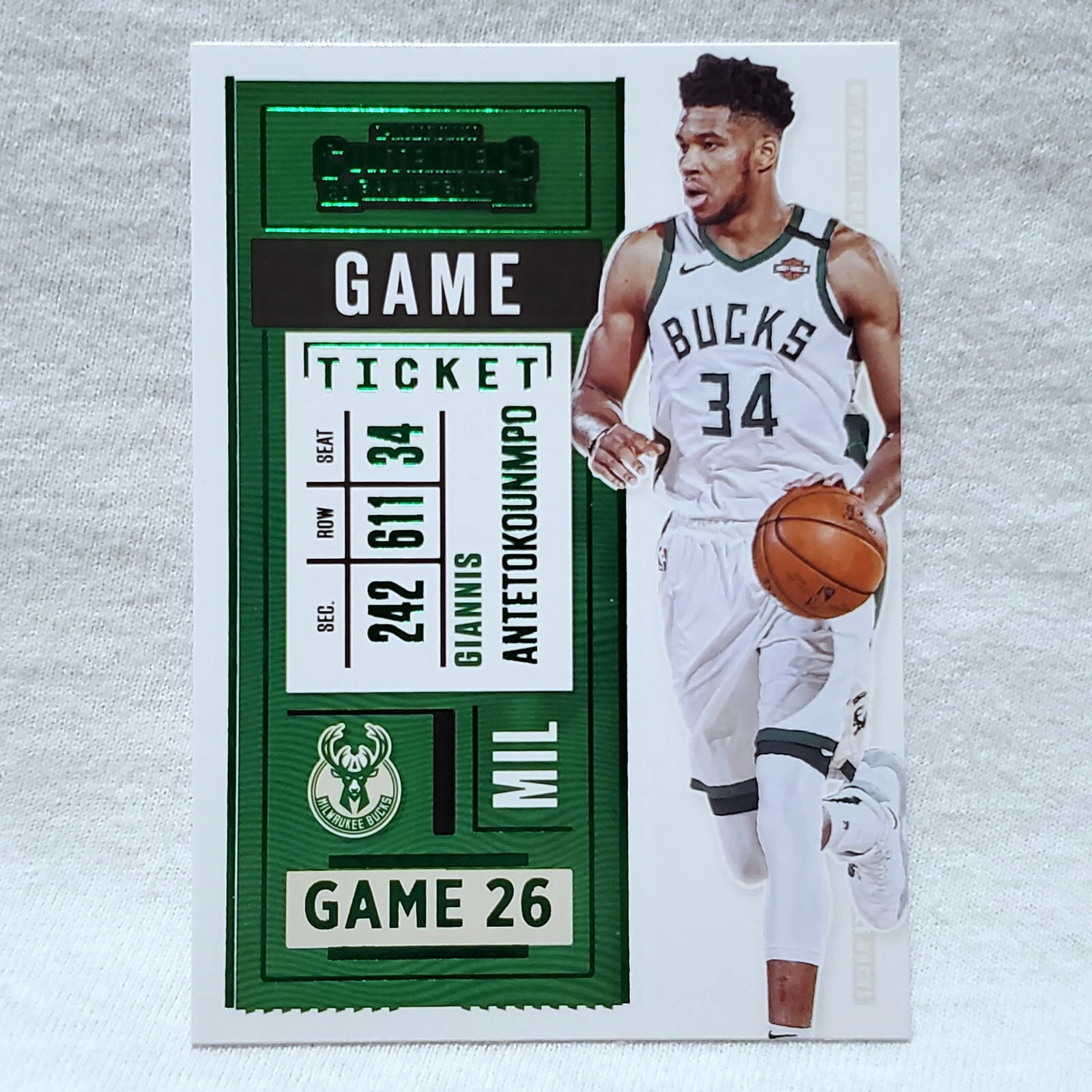 Giannis Antetokounmpo trading card