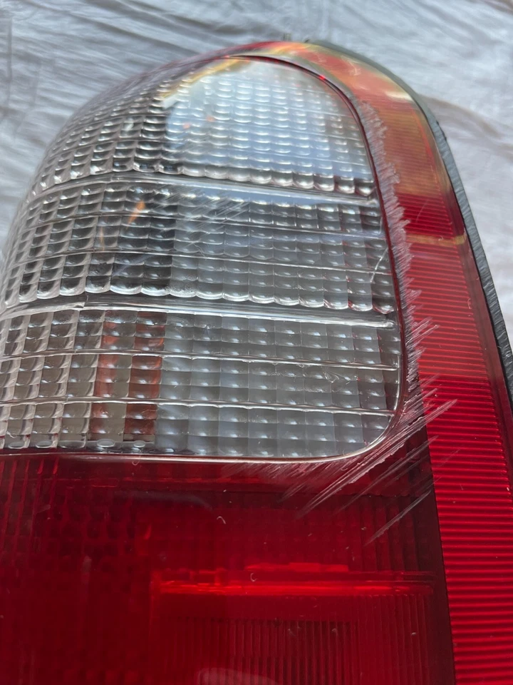 Conjunto de luz trasera - Rt, Toyota 4Runner 1999, 8156135120, 8156135121, usado Foto 4 de 4