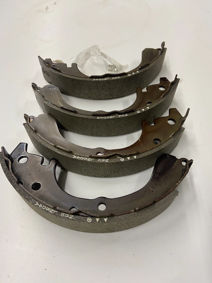 Toyota Tercel AL20 1982/84 Rear Brake Shoe Set NOS 04495-16032 - Image 3 of 4