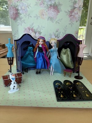 Disney Frozen Anna Elsa Mini Dress Up Dolls with Accessories READ DESCRIPTION