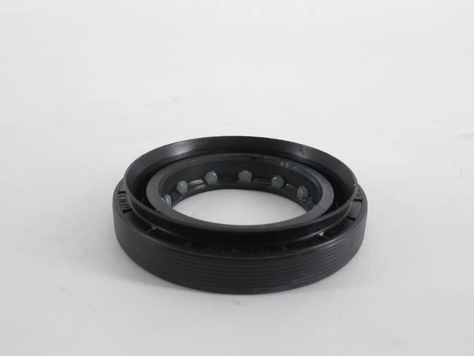 Sello de eje de transmisión genuino OEM Mopar Dodge Ram 68034432AA 4500 5500 diésel Foto 3 de 4