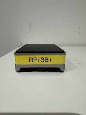 Raspberry Pi 3 Modell B Plus + Flirc Hülle + 32GB SD Karte