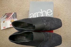 shoe size 10.5 in eu