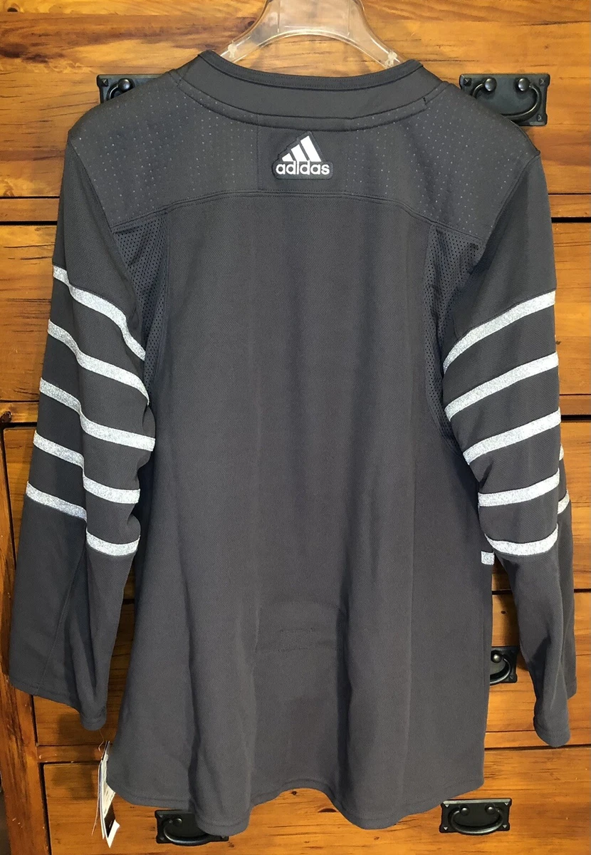 Blackhawks new sales jersey 2020