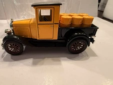 New Ray 1928 Chevrolet Chevy 1/2 Ton Pick Up Truck Yellow Die Cast. 1:32