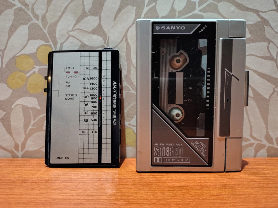 SERVICED Sanyo M-G34DT Dolby NR Personal Stereo Cassette & MGR-11O Tuner Pack - Image 2 of 4