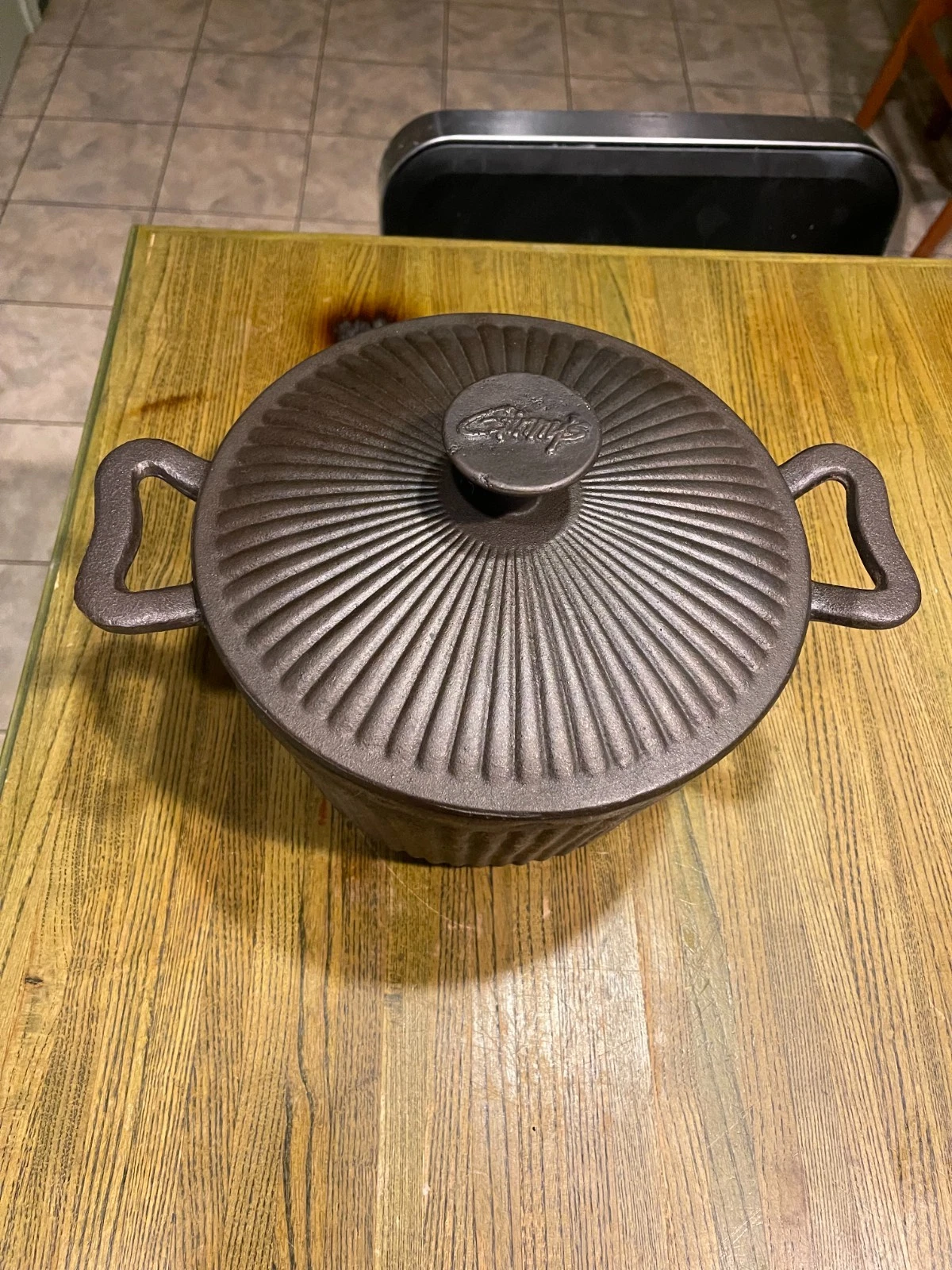 Ginny's Black Cast Iron 3 Quart Fluted Bean Pot Dutch Oven Farmhouse Style