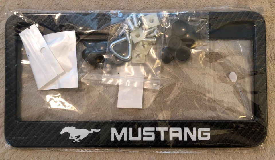 Paquete de 2 marcos de matrícula con muescas de policarbonato negro Ford Mustang nuevos Foto 2 de 2