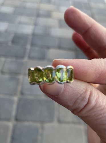5 Stone Peridot Ring Size 7 Premium Quality Platinum Over Sterling Silver - Picture 3 of 6