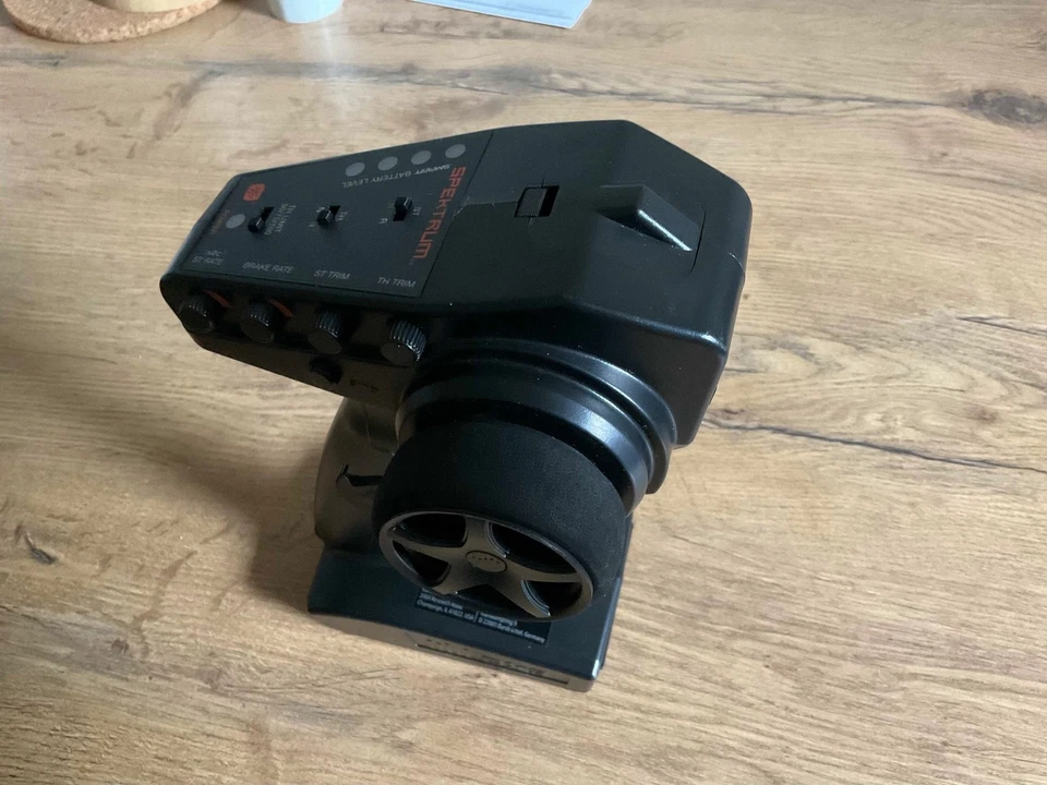 Spektrum DX3 Fernsteuerung, 40A Brushed Regler AX2, Motor DYNS 1216 35 T - Bild 2 von 4