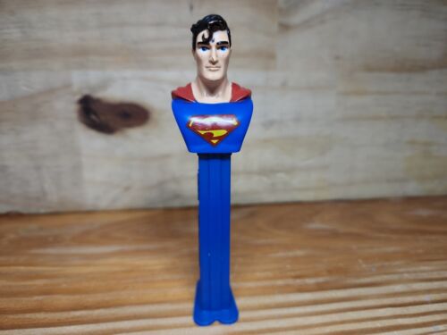DC Comics PEZ DISPENSERS Superman Pez - Foto 1 di 5