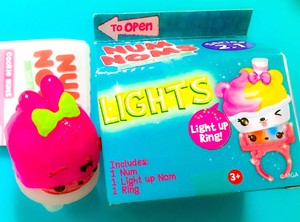 num noms light up ring