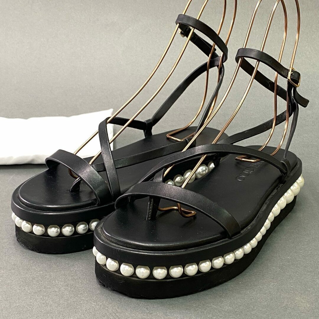 靴 jimmy choo Shell Sandals 36 靴 jimmy choo Shell Sandals 36 Jimmy Choo Strap Sandals Black