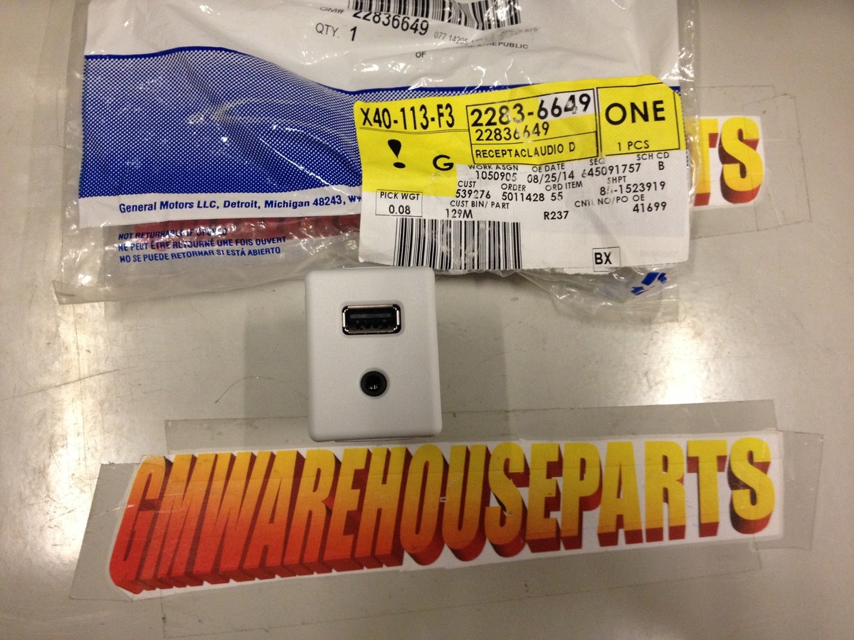 2012-2015 EQUINOX TERRAIN USB PORT AND AUDIO JACK NEW GM