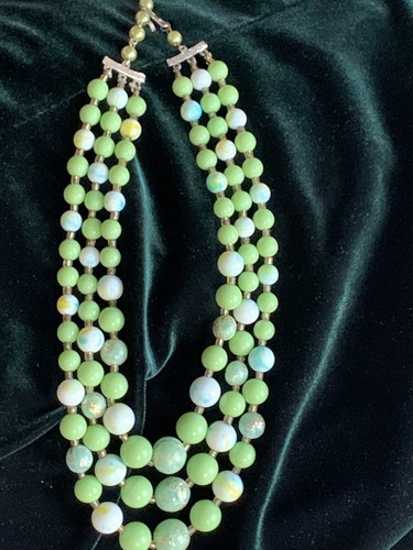 Set orecchini collana vintage perle vetro bianco verde chiusura 3 fili tono argento - Foto 12 di 21