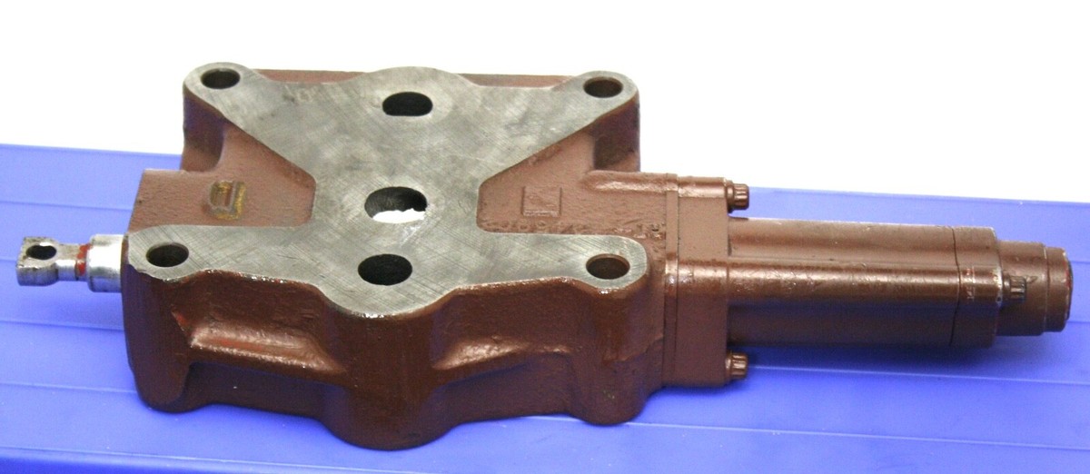 IH International 1086 1486 1586 385 484 485 584 Hydraulic Control