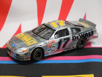 2001 Matt Kenseth #17 VISINE-A Ford Taurus and 18