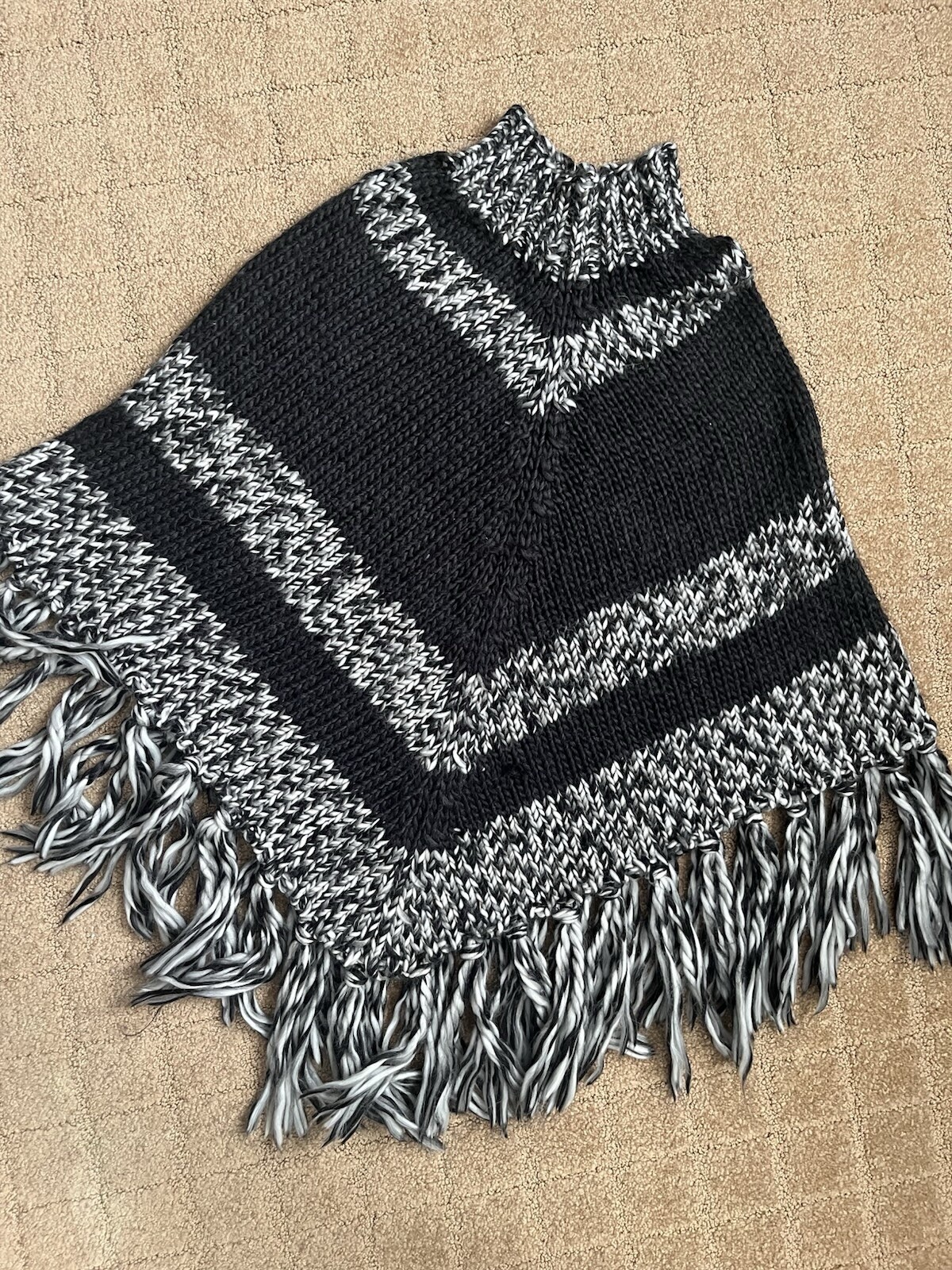 Vintage  Kenneth Cole Y2K Reaction Knit Shawl Poncho Fringe Sweater One Size