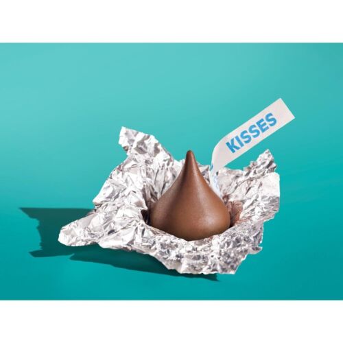 HERSHEY'S KISSES Silver Milk Chocolate, Bulk Delicious Candy (4 Pounds) ON DEAL - Picture 3 of 13