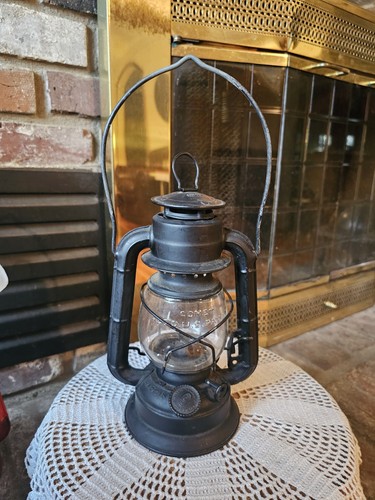 Vintage Dietz Comet H-7 Kerosene Black Lantern Made In Syracuse NY USA 8 1/2"T✨️