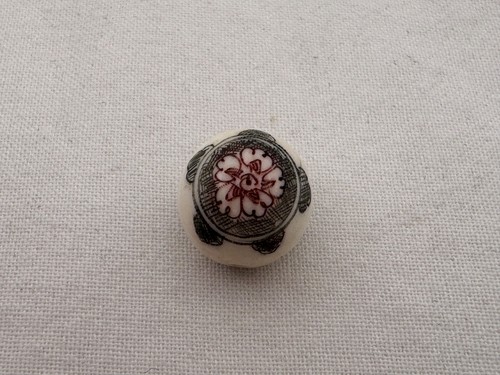Vintage Japanese Beautiful Decorated Ojime Bead 12mm BQ-25