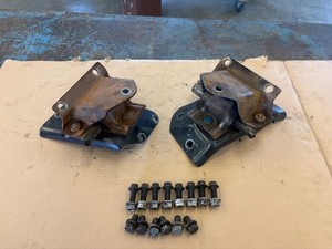 1984-1993 Ford 7.3 IDI Diesel Engine Motor Mount Tower Perch Brackets F250 F350