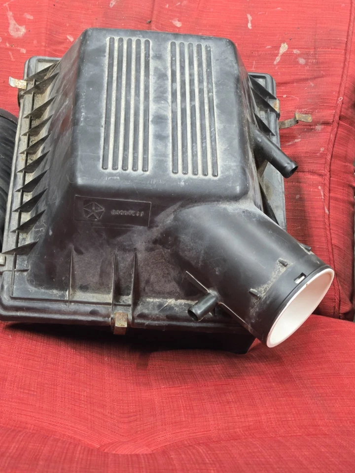 1993-1998 JEEP GRAND CHEROKEE Air Intake Cleaner Filter Box Housing Assembly OEM - Image 3 of 4