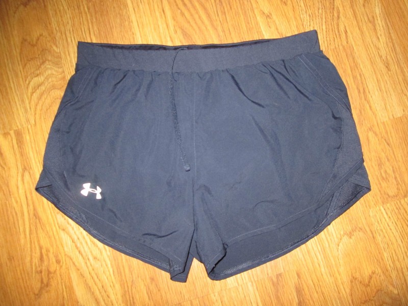 Womens UNDER ARMOUR HEATGEAR loose fit athletic shorts w/ built n liner M md med