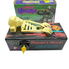 VTG HORROR MONSTER Everlast Wind Up Coin Bank Motion Skull Halloween BOX WORKING