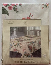 Sultan's Linens Spring Floral Permanent Press Tablecloth 52 x 70 Inch NIP