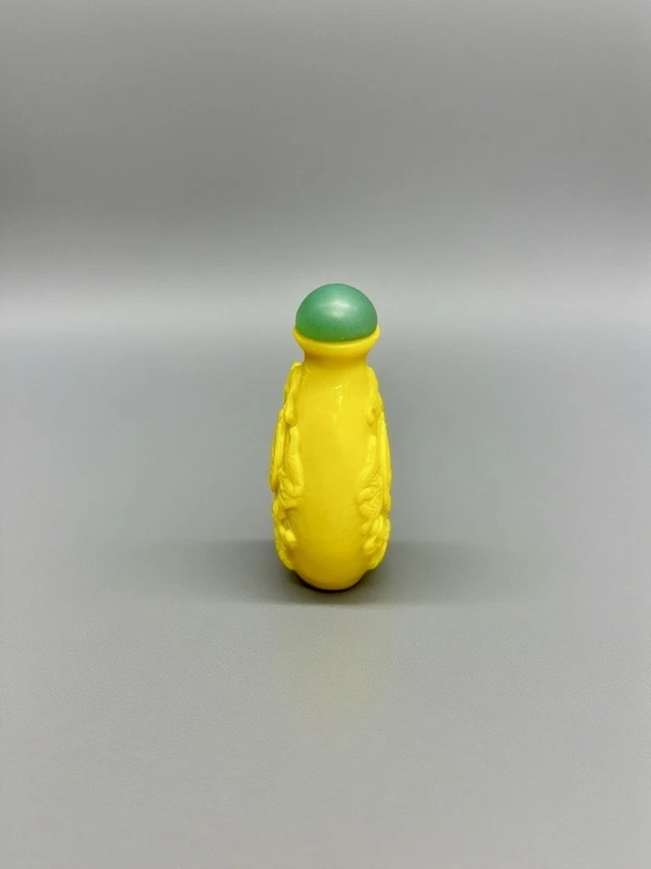 Antiguo símbolo de longevidad tallado amarillo mantequilla chino y botella de tabaco murciélagos Foto 3 de 4