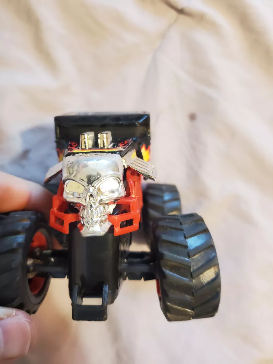 Hot Wheels Monster Trucks Remote Control Bone Shaker Vehicle - 1:15 Scale